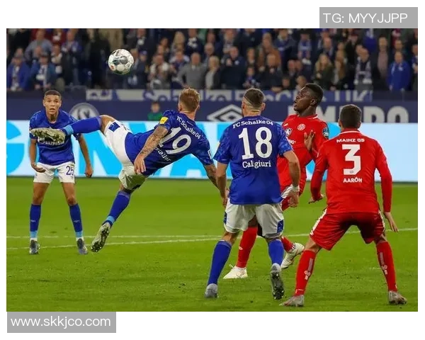 沙尔克04主场迎战美因茨全力争胜展现球队实力与斗志 沙尔克04主场迎战美因茨全力争胜展现球队实力与斗志