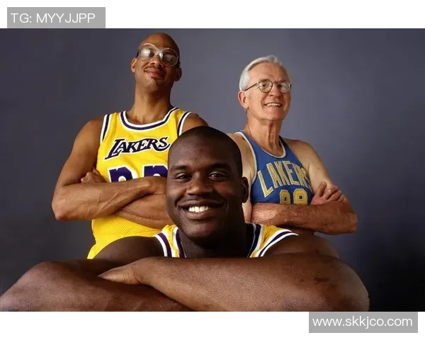 湖人对阵76人科比出场仪式回顾与精彩瞬间重温 湖人对阵76人科比出场仪式回顾与精彩瞬间重温