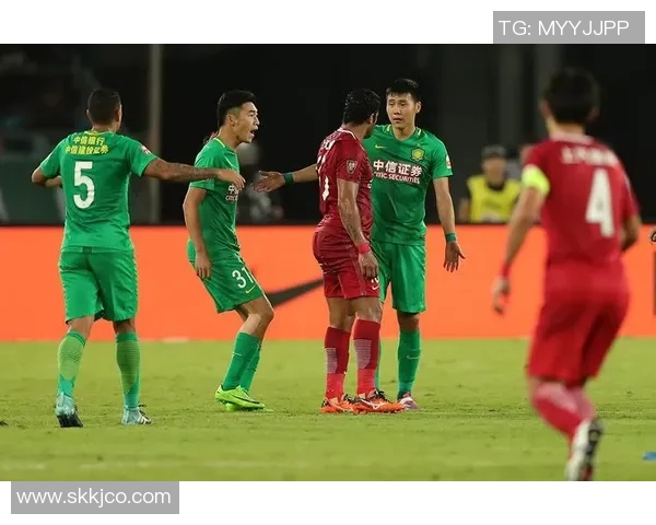 上港与国安首回合激战回顾球迷热情高涨期待精彩对决