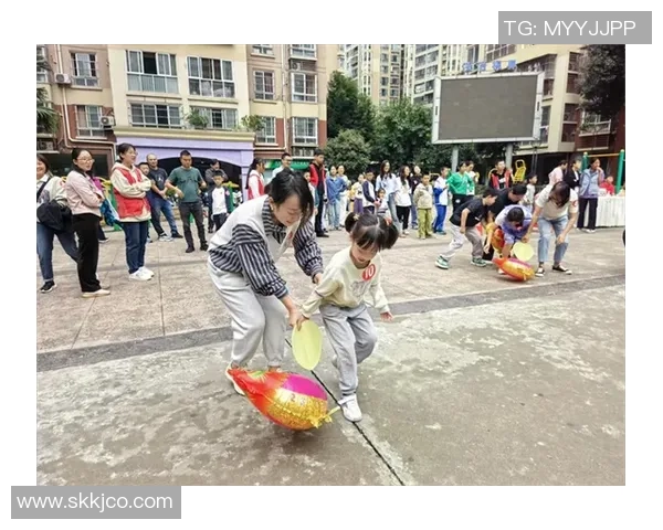从居家客厅到赛场乐土，“小铁人・大协作” 亲子嘉年华燃动运动周末